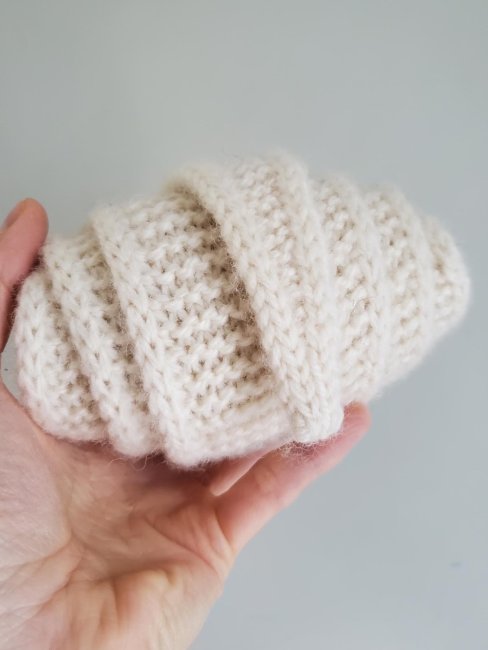 Handmade Small Wool Scarf - Picture 5 of 5